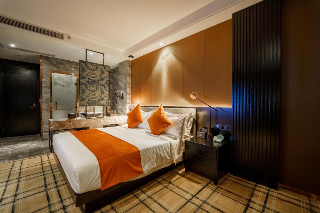 Ocean Hotel Phnom Penh Extérieur photo