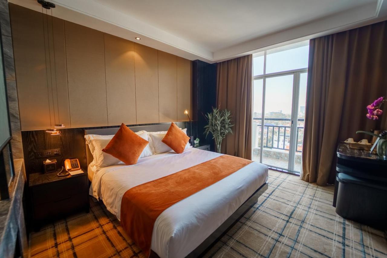 Ocean Hotel Phnom Penh Extérieur photo