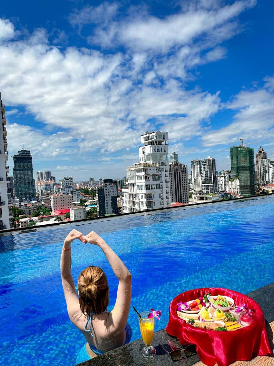 Ocean Hotel Phnom Penh Extérieur photo