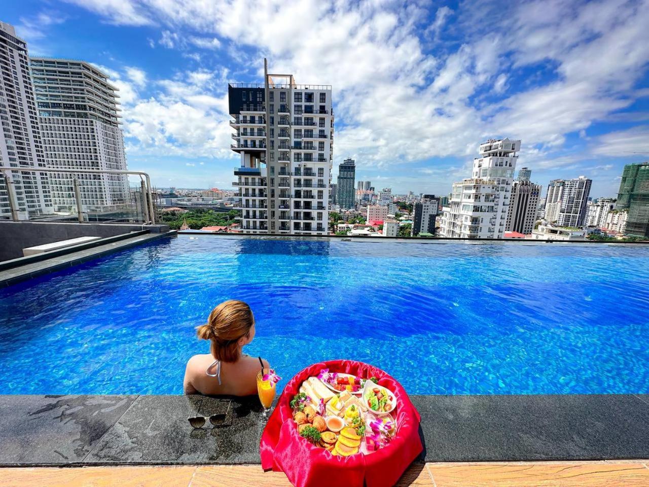 Ocean Hotel Phnom Penh Extérieur photo